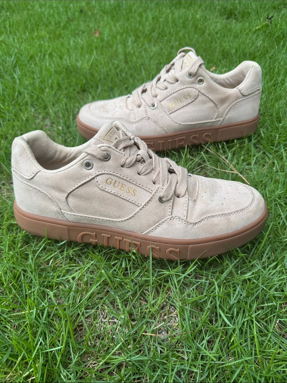 GUESS Suede Low-Top Sneakers with Gum Sole tan